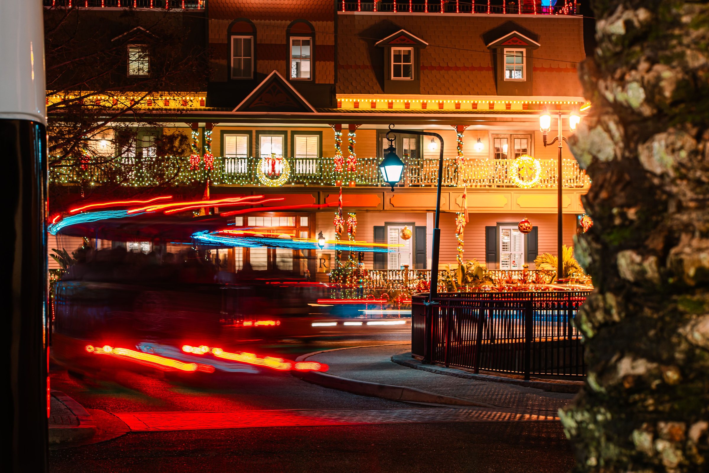 6 American Towns With Standout Holiday Light Traditions