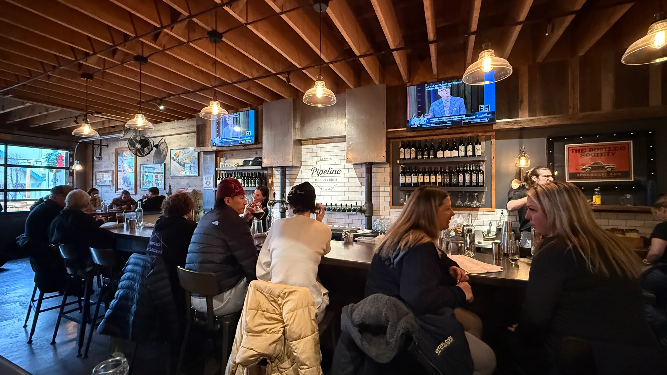 Pipeline Craft Taps Is Mount Shasta's Most Reliable Lunch on the Boulevard