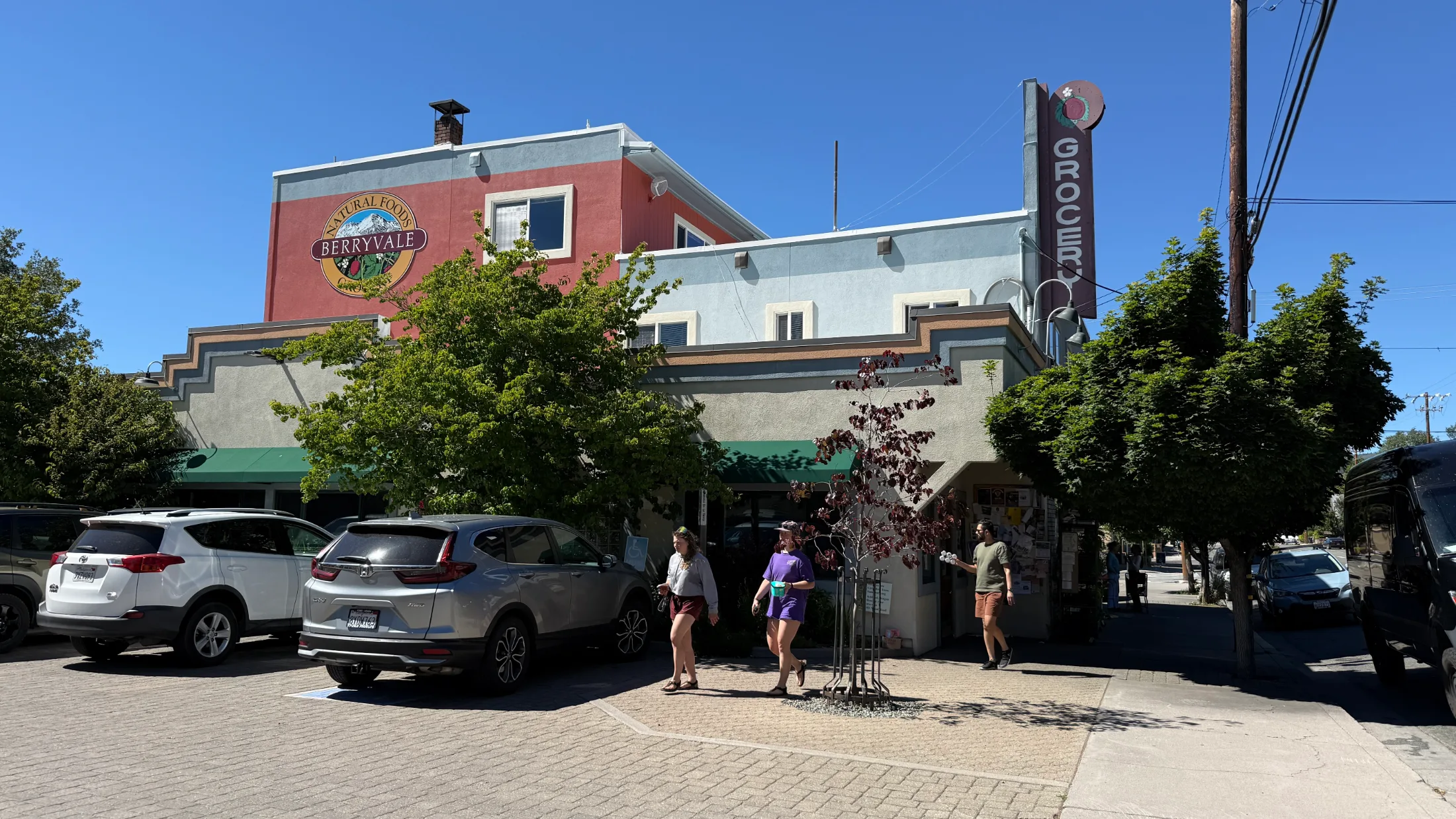 Exterior of Berryvale Natural Foods Grocery on a sunny day in downtown Mount Shasta, California